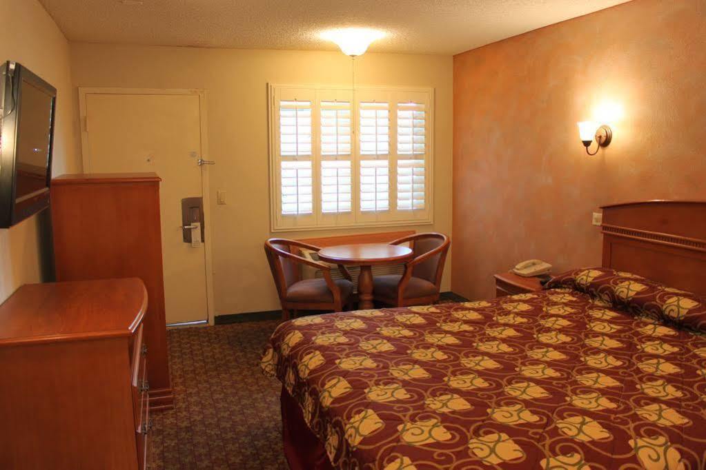 Orange Tustin Inn In Orange Exterior foto