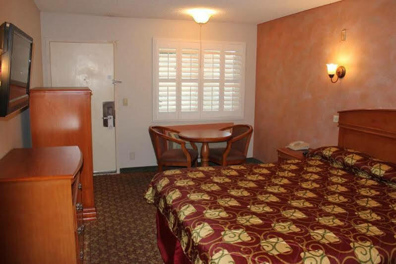 Orange Tustin Inn In Orange Exterior foto